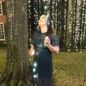 Meet your Posher, Averi